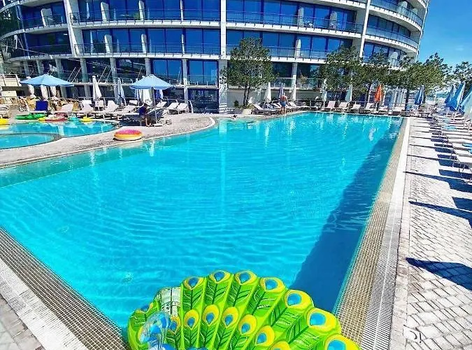 Ξενοδοχείο με διαμερίσματα Maristella Marine Residense 4*